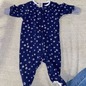 Gerber Organic Newborn onesie / footie navy and white stars zip up